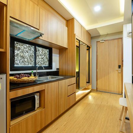 Отель Sky Wave Patong Экстерьер фото
