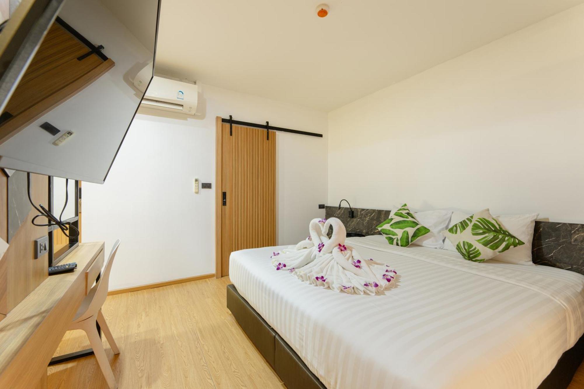Отель Sky Wave Patong Экстерьер фото