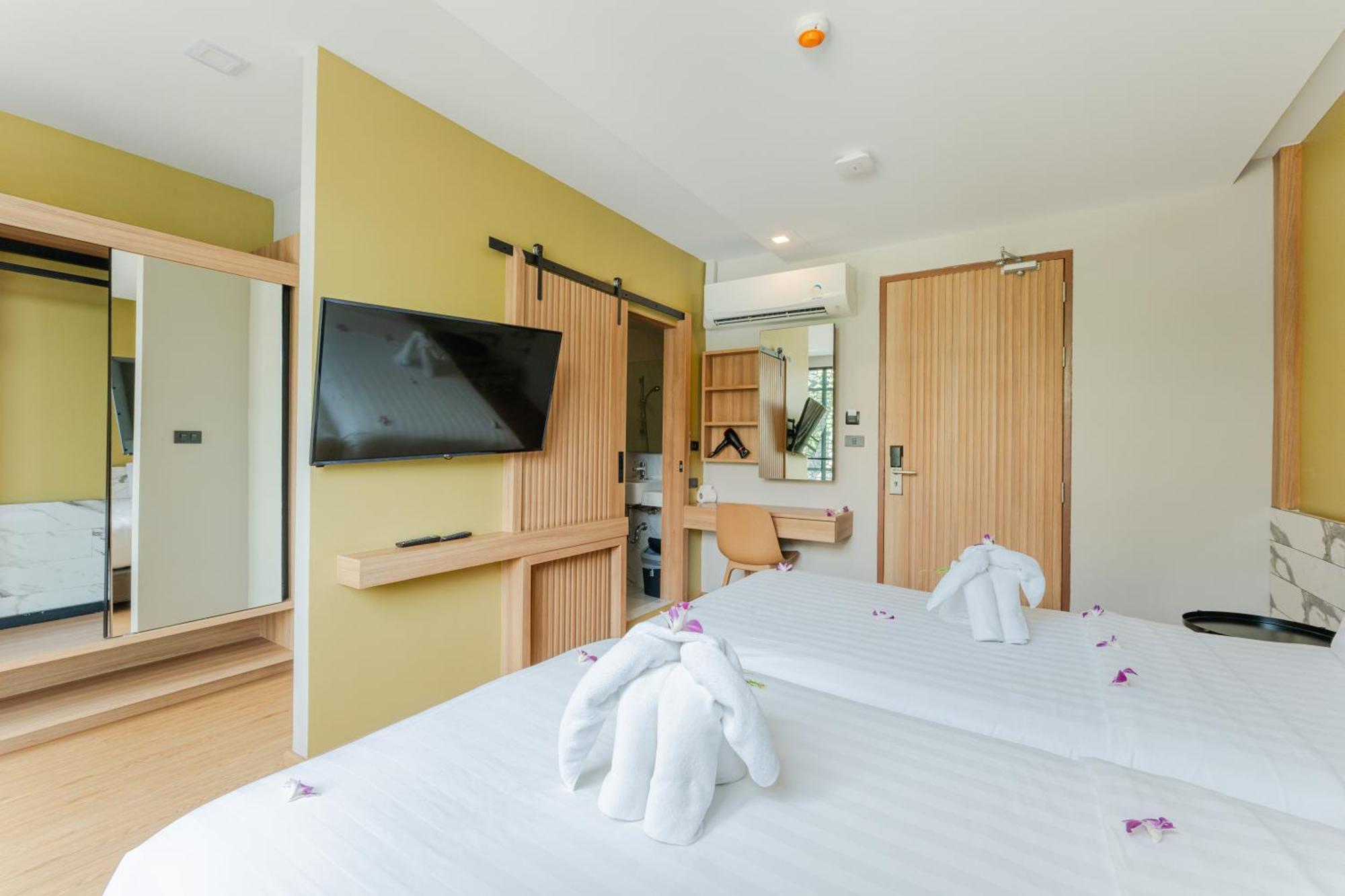 Отель Sky Wave Patong Экстерьер фото