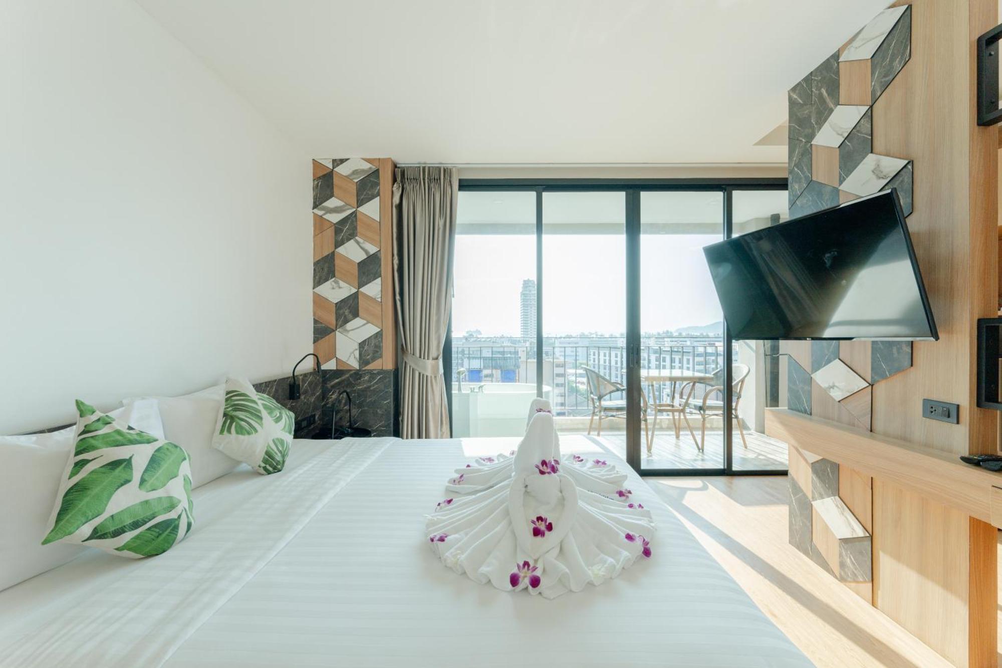 Отель Sky Wave Patong Экстерьер фото