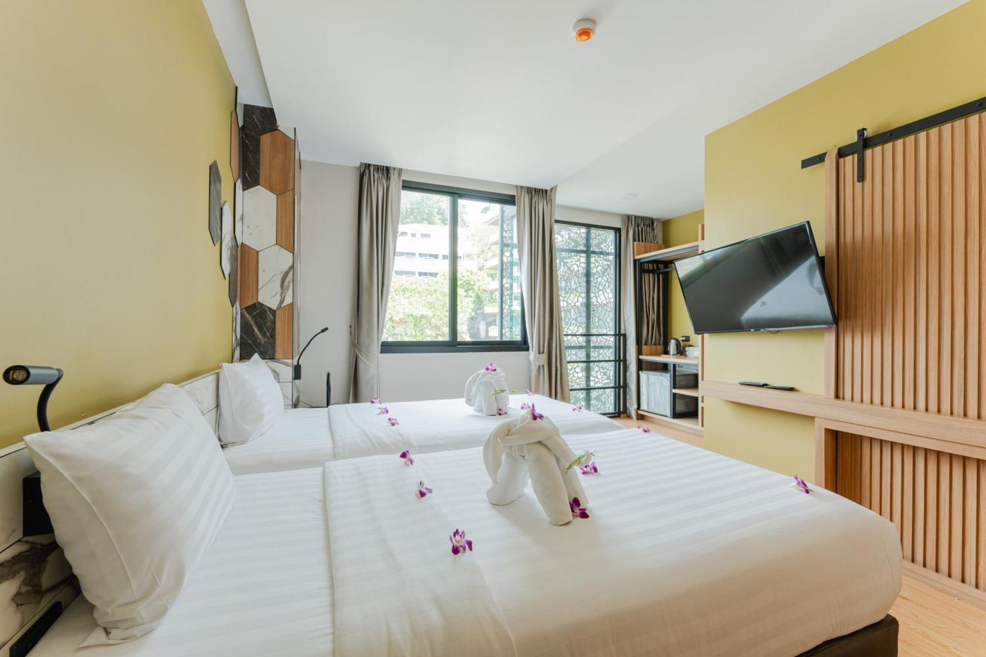 Отель Sky Wave Patong Экстерьер фото